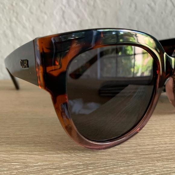 Quay x J.Lo Limelight Sunglasses (Tort/Pk) - Picture 5 of 6